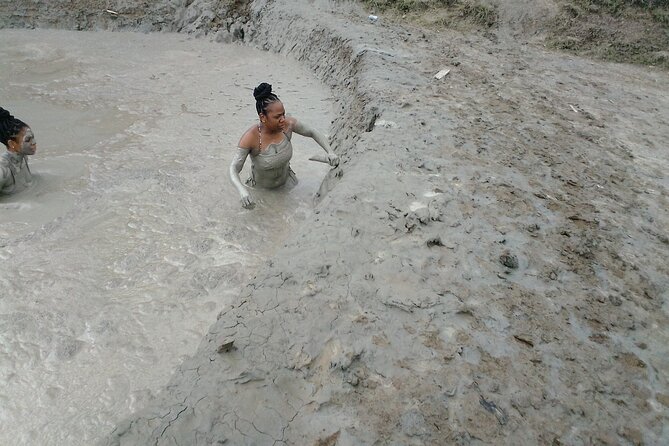 Mud Volcano Adventure - The guides shape the day
