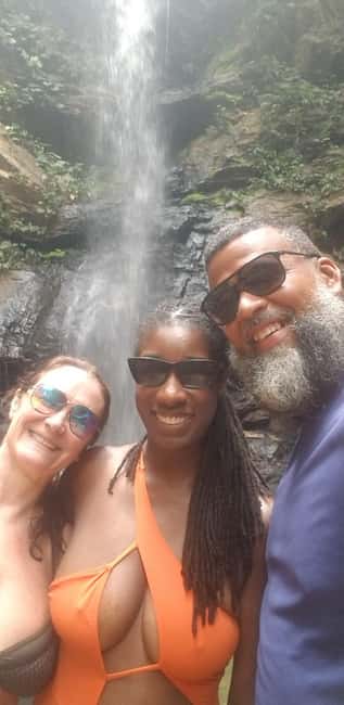 Trinidad: Avocat Waterfall and Maracas Bay Beach Tour - What the guide adds to the day